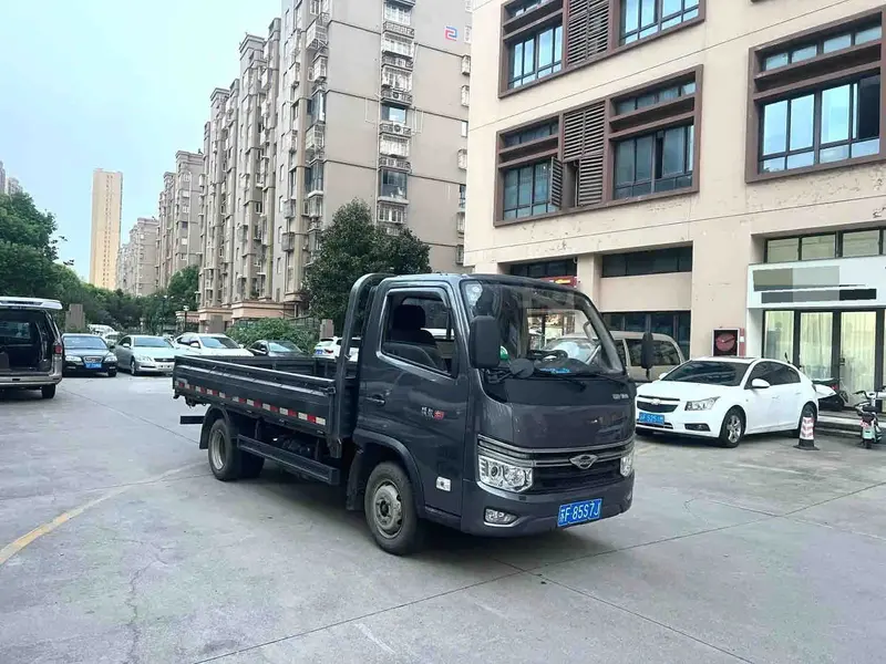 Vehicle photo 2