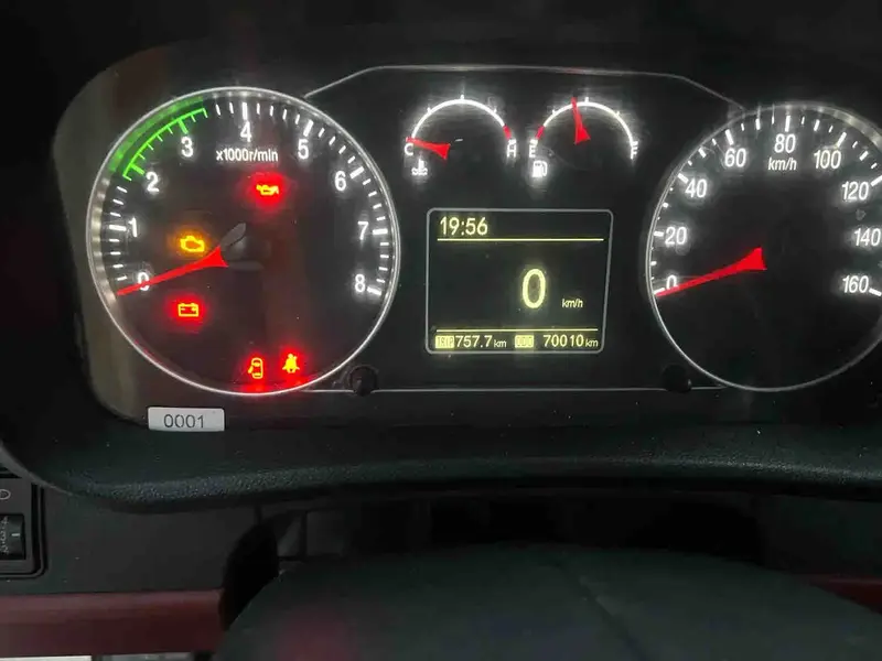 Vehicle photo 7