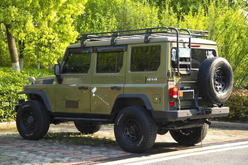 Vehicle photo 4