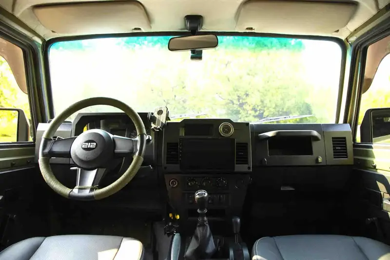 Vehicle photo 10