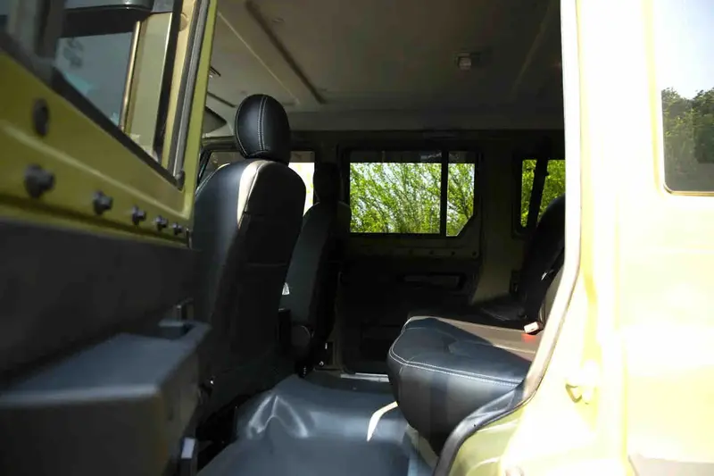 Vehicle photo 11