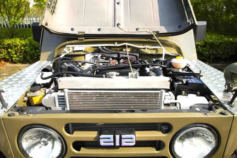 Vehicle photo 14