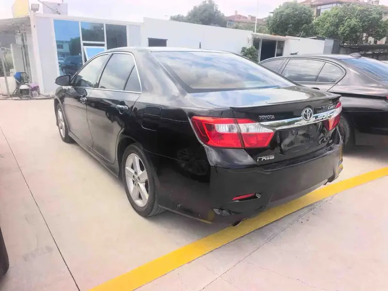 Vehicle photo 5