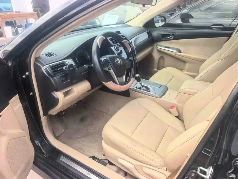Vehicle photo 8