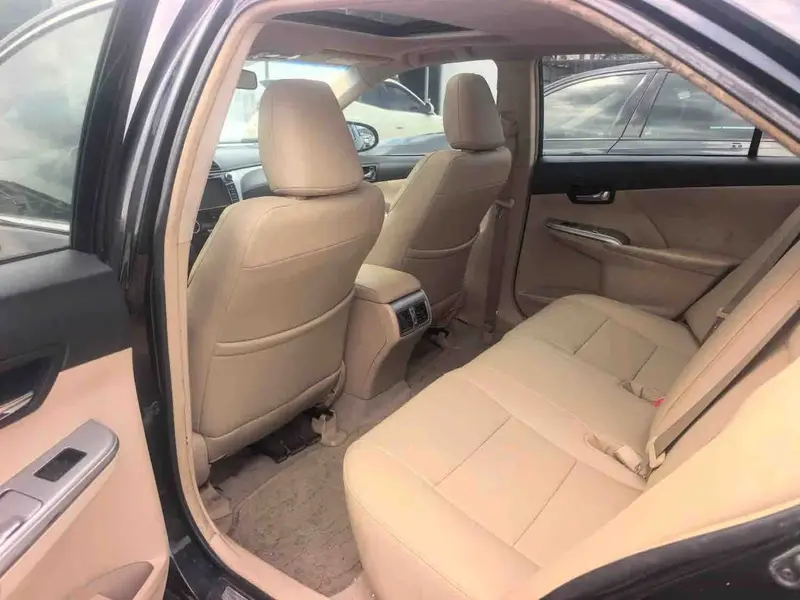Vehicle photo 9