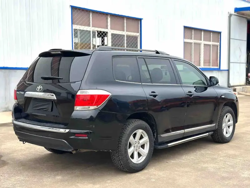Vehicle photo 5
