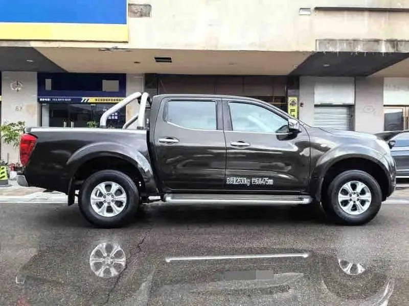 Vehicle photo 3