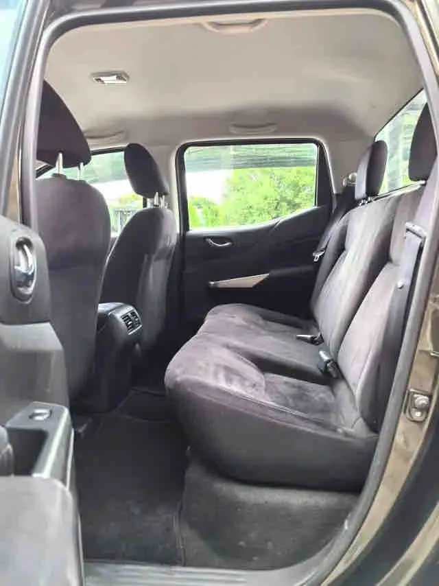 Vehicle photo 9