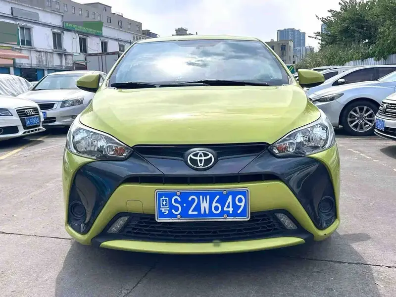 Vehicle photo 2