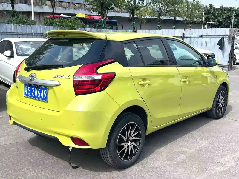 Vehicle photo 4
