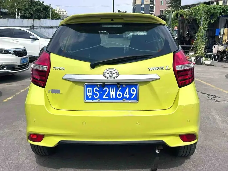Vehicle photo 5