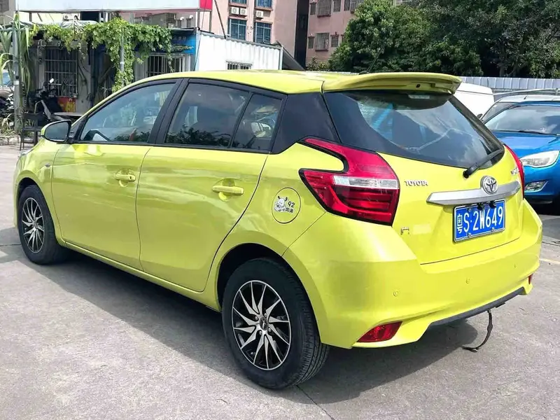 Vehicle photo 6