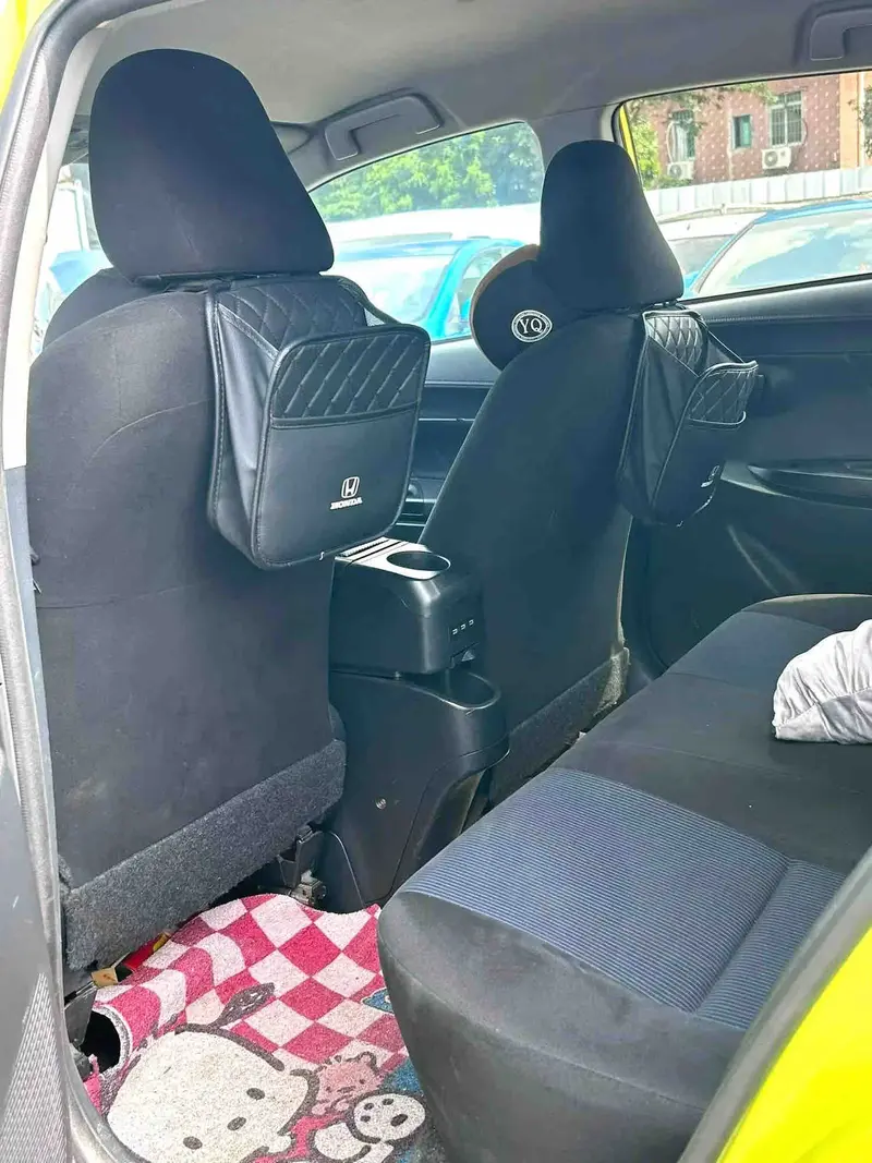Vehicle photo 9
