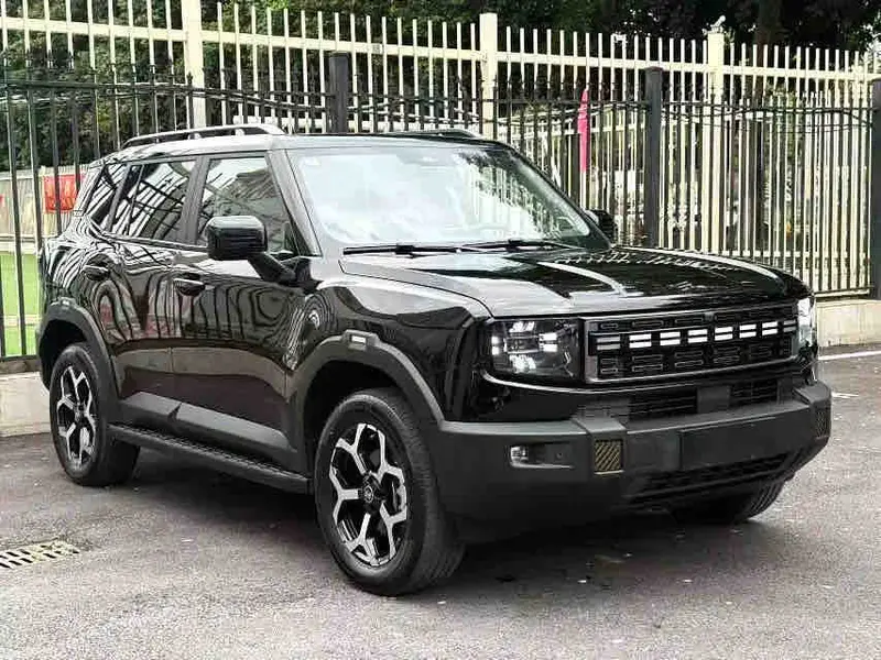 Vehicle photo 2