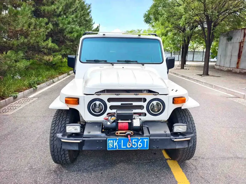 Vehicle photo 2