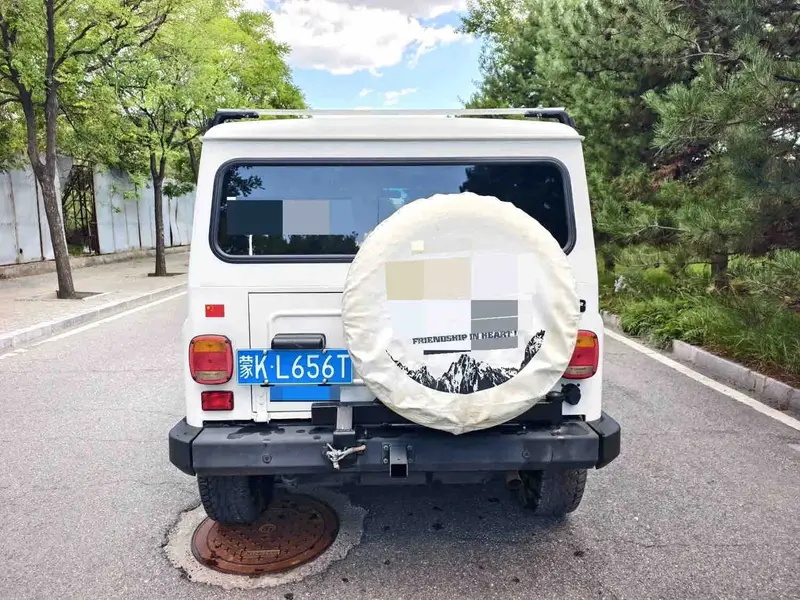 Vehicle photo 5