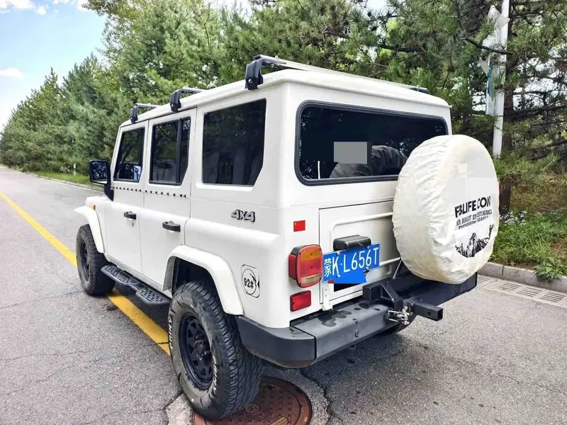 Vehicle photo 6