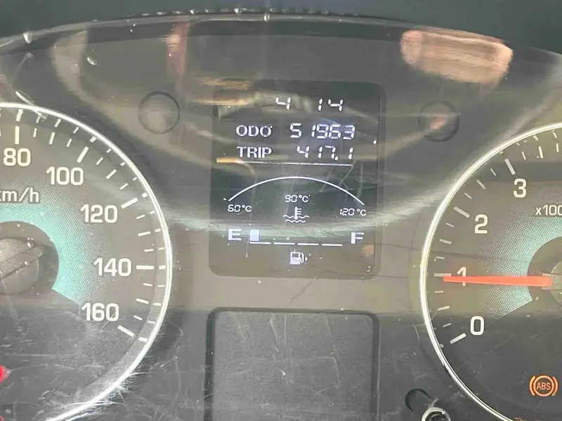 Vehicle photo 13