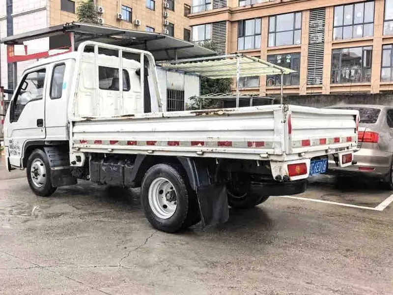 Vehicle photo 3