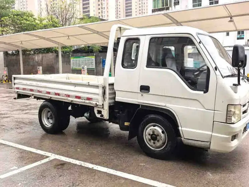 Vehicle photo 4