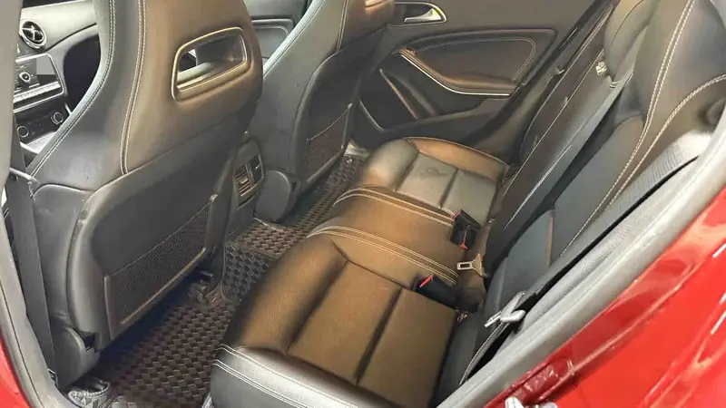 Vehicle photo 5