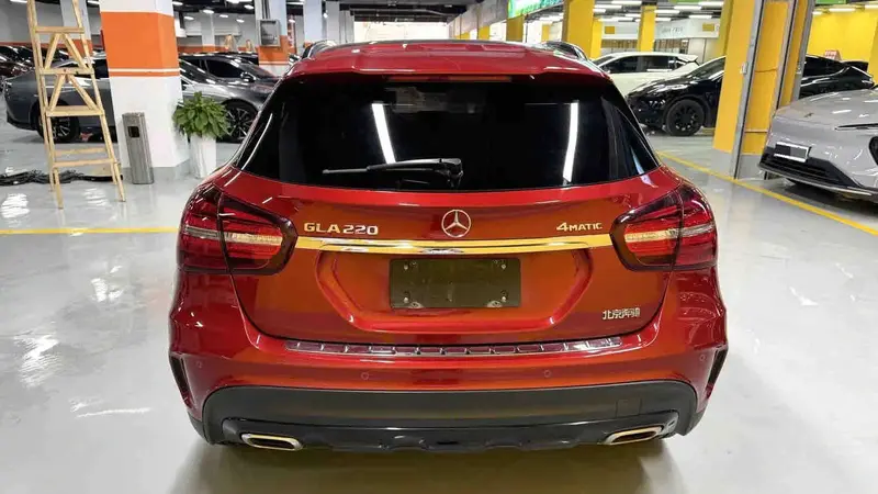 Vehicle photo 8