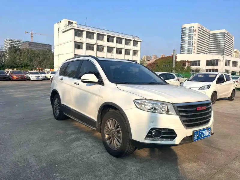 Vehicle photo 3