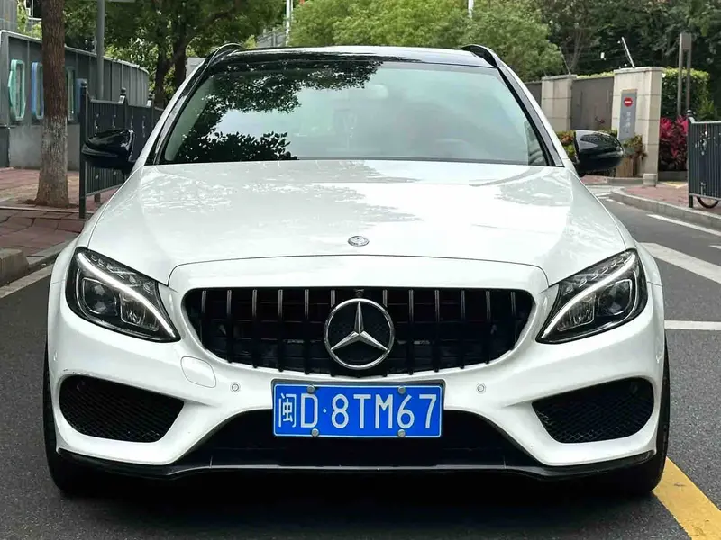Vehicle photo 2