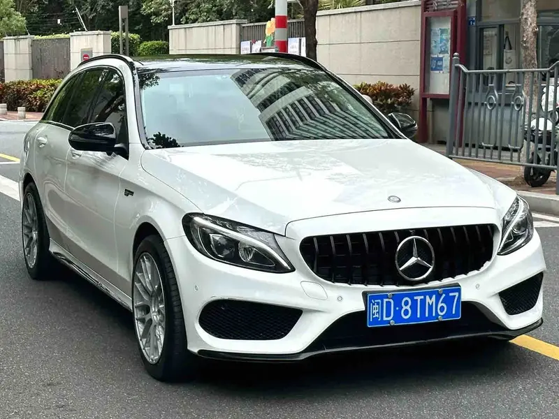 Vehicle photo 3
