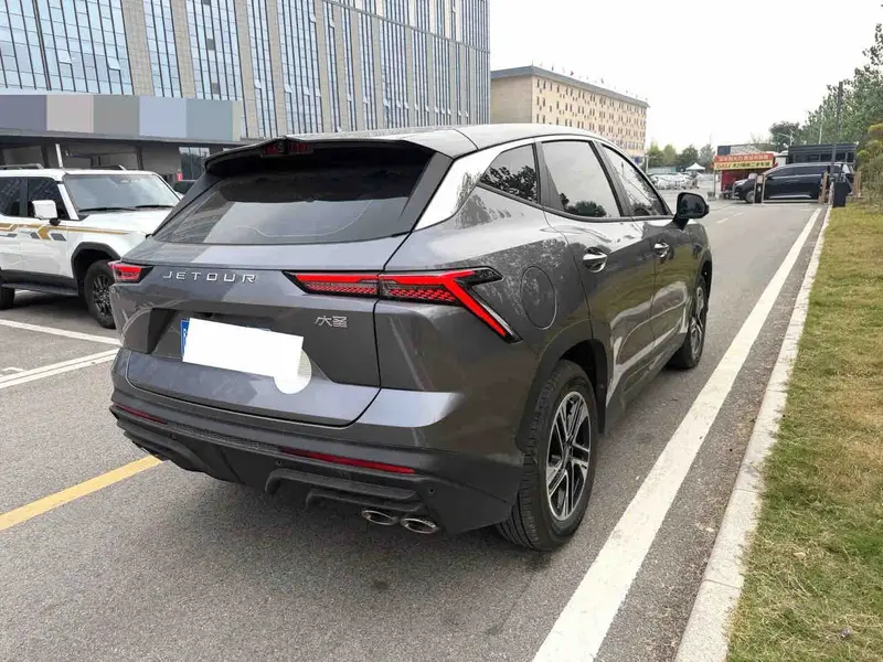 Vehicle photo 3