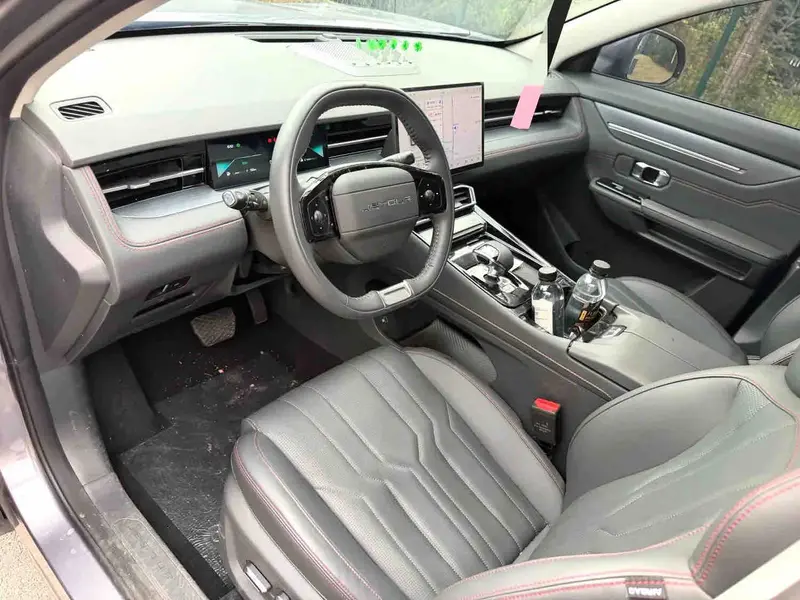 Vehicle photo 6