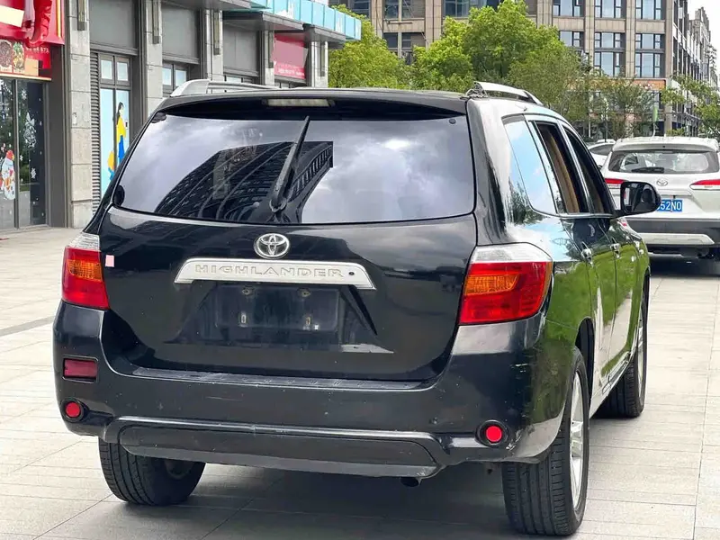 Vehicle photo 3