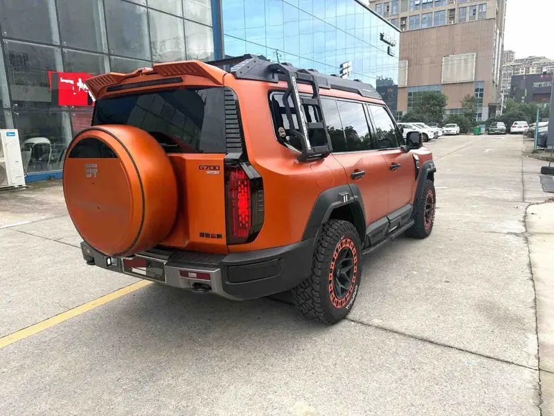 Vehicle photo 4