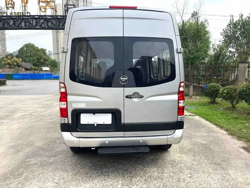 Vehicle photo 6