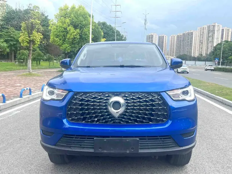 Vehicle photo 2
