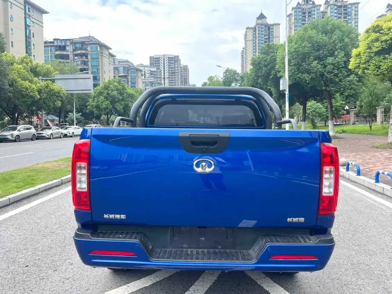 Vehicle photo 4