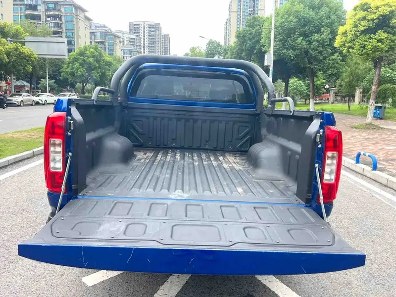 Vehicle photo 5