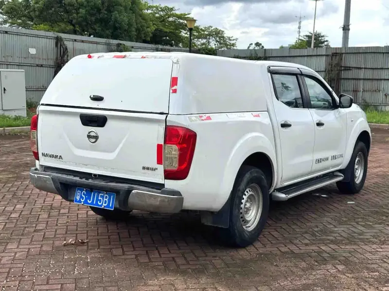 Vehicle photo 5