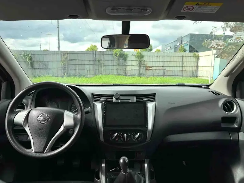 Vehicle photo 8