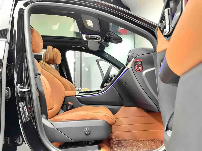 Vehicle photo 7