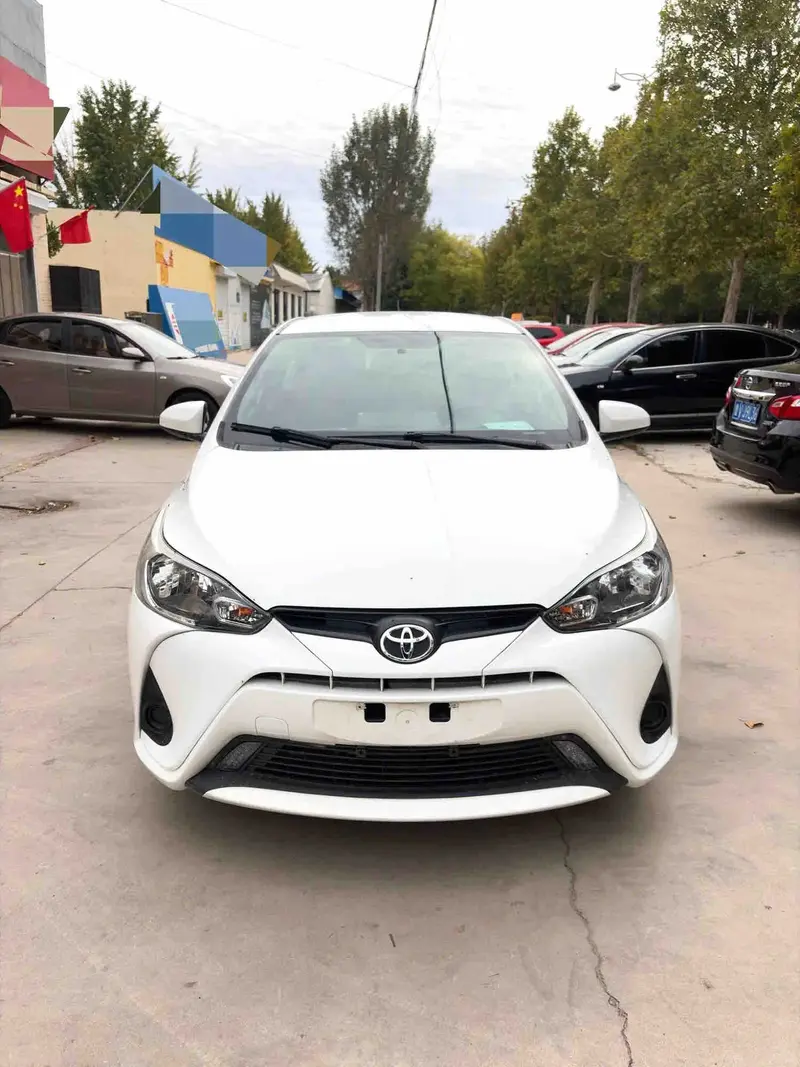 Vehicle photo 2