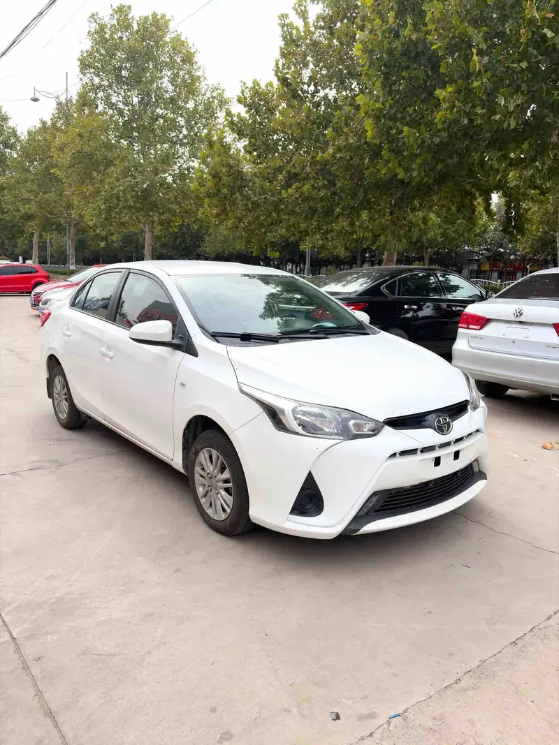 Vehicle photo 3