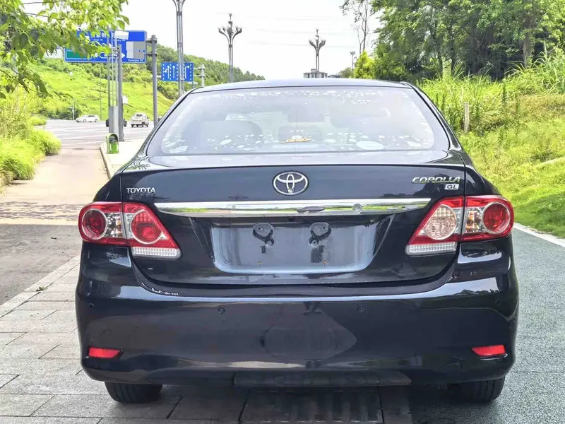Vehicle photo 6