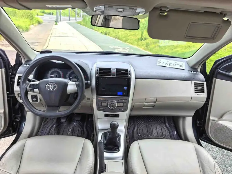 Vehicle photo 7