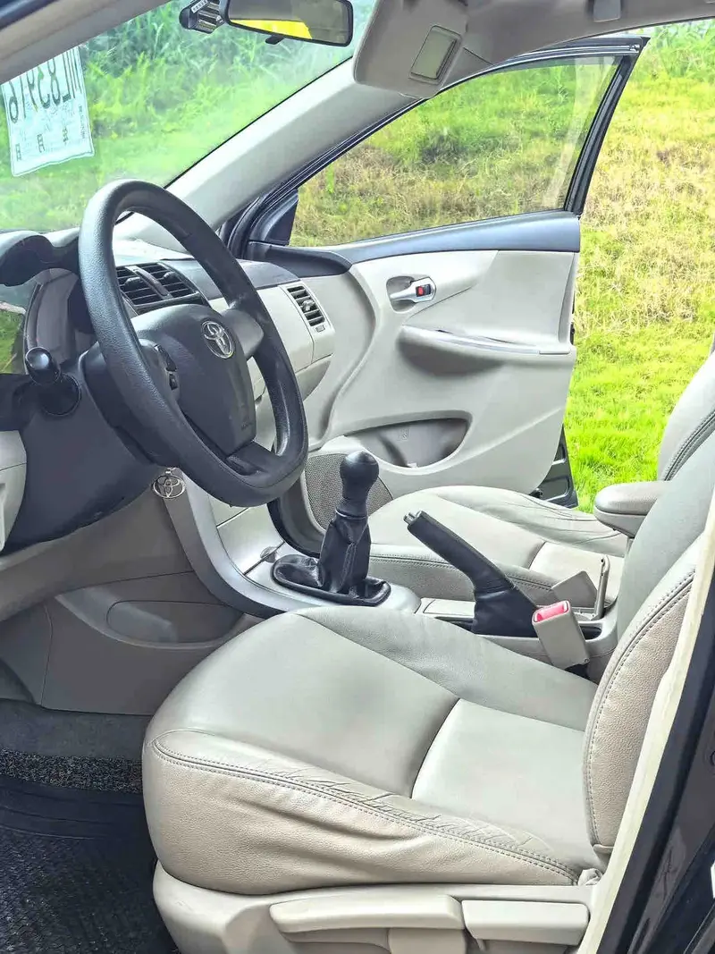 Vehicle photo 8