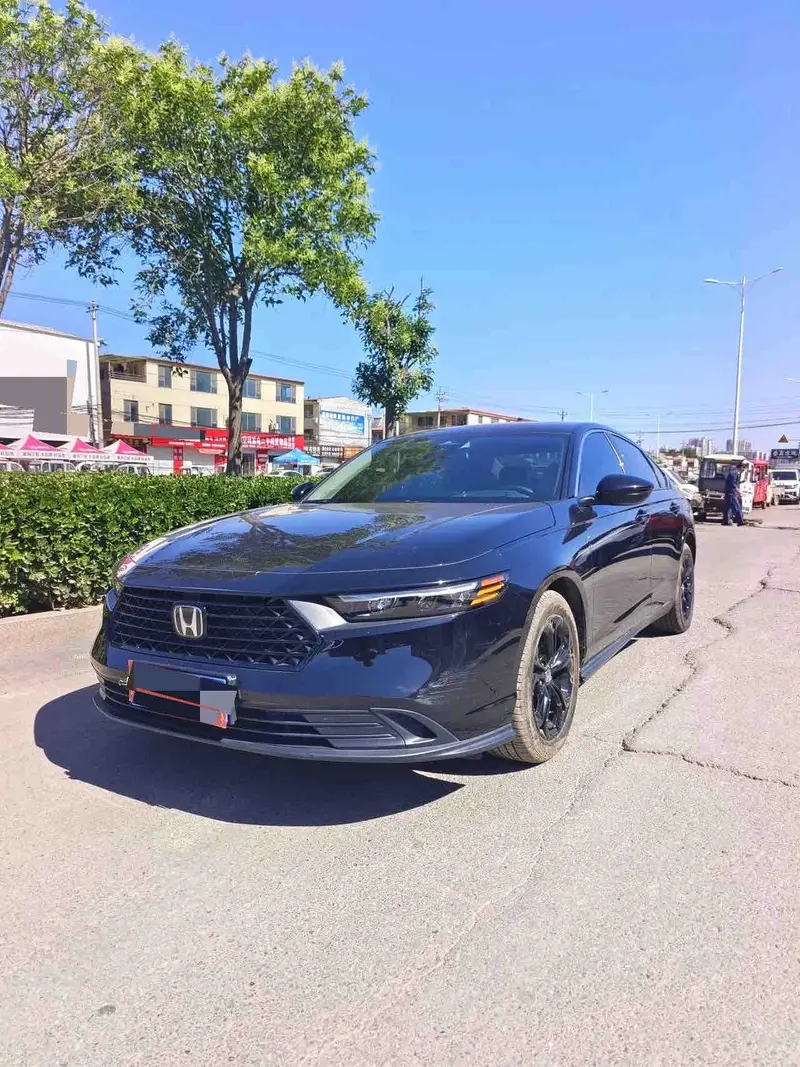 Vehicle photo 2