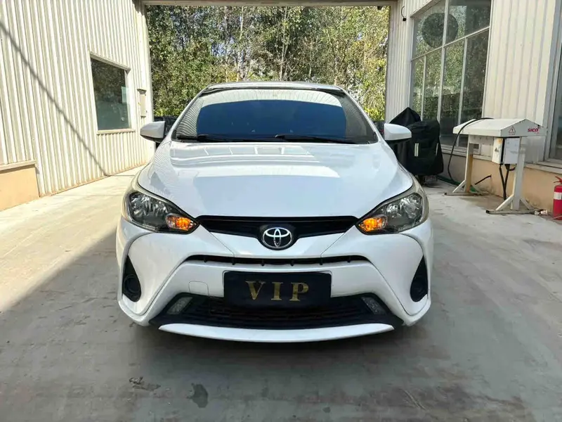 Vehicle photo 2