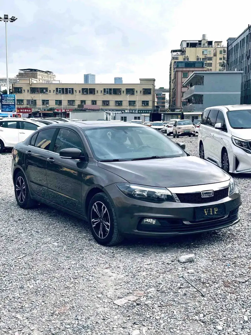 Vehicle photo 3