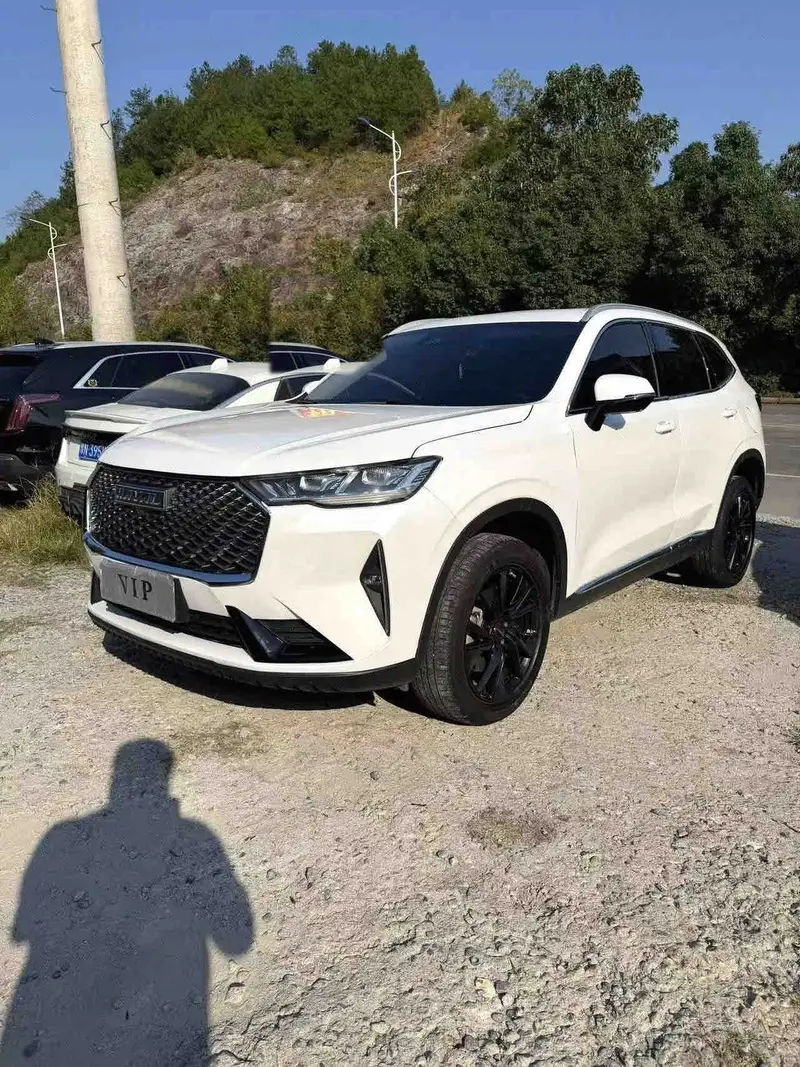 Vehicle photo 3