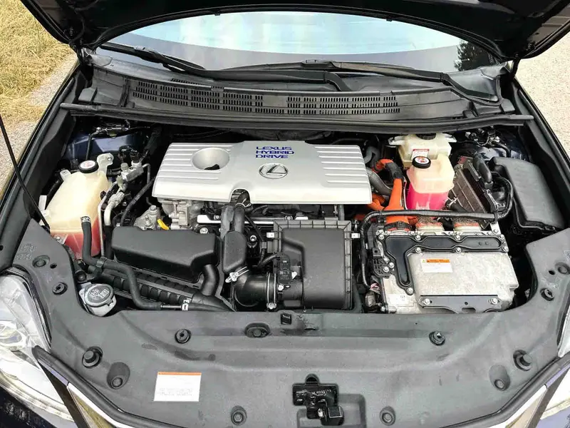 Vehicle photo 9